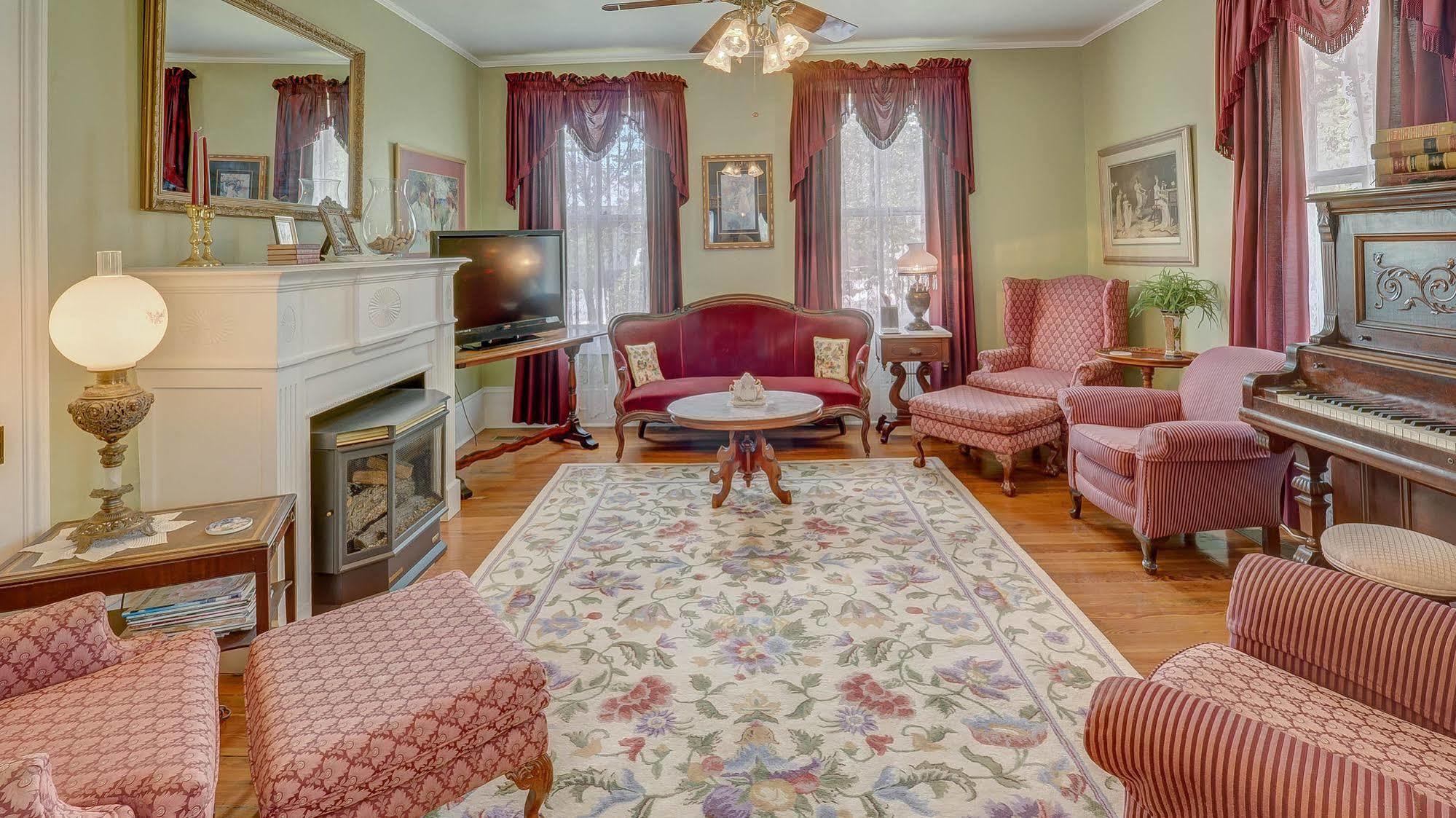 Blue Ridge Inn Bed And Breakfast Buitenkant foto